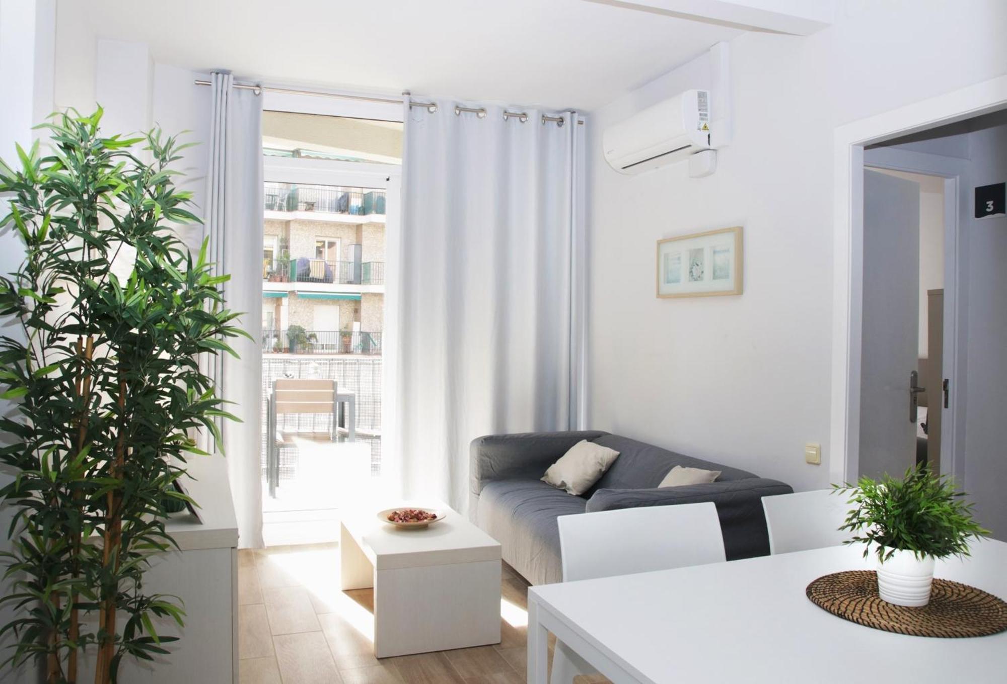 Sant Jordi Apartments Sagrada Familia Барселона Екстер'єр фото